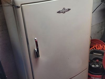 Frigidaire 1940s