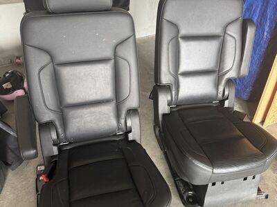 2 Captains chairs 2018 Suburban (black Leather)