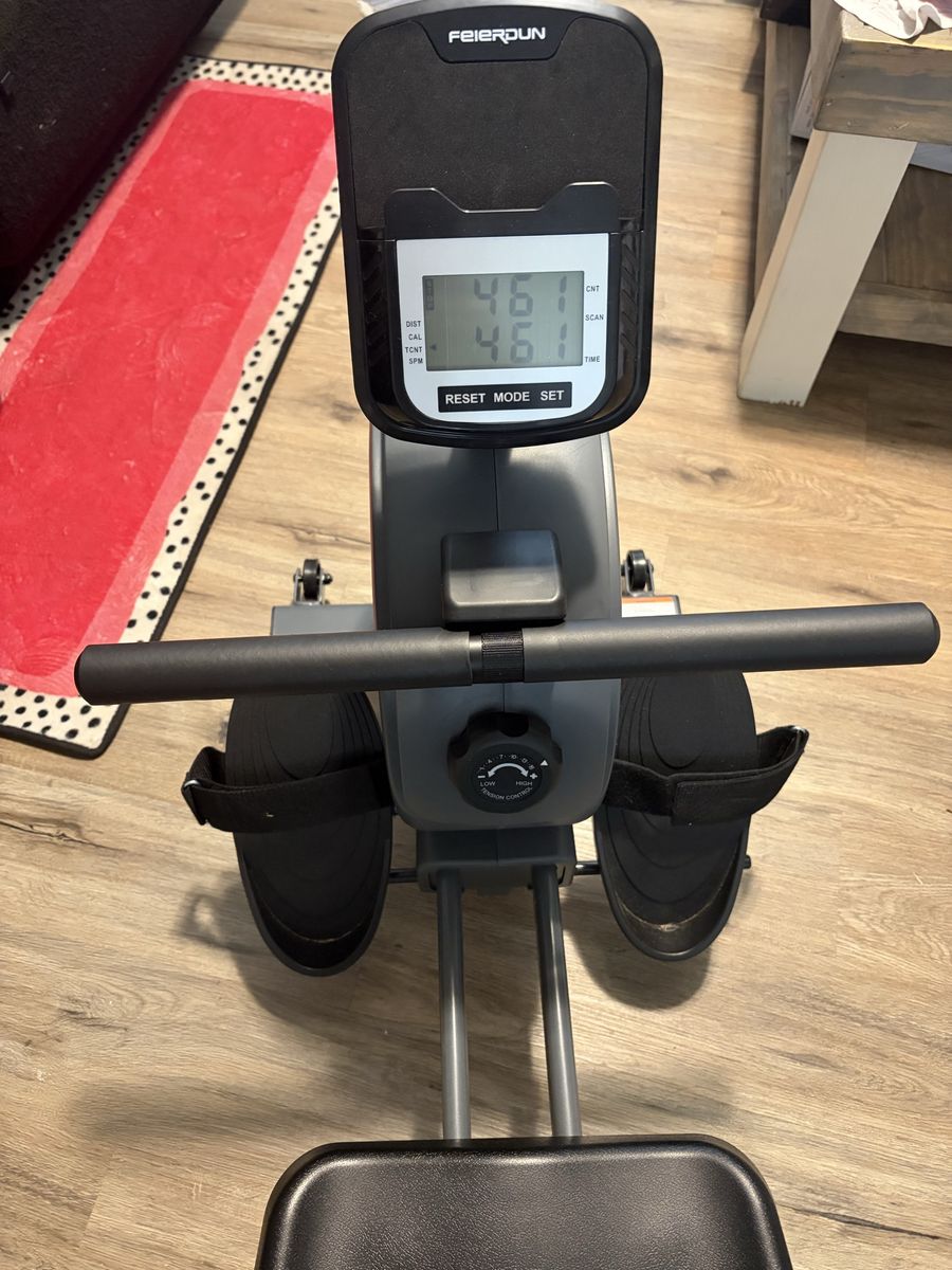 Feierdun Indoor Rowing Machine with LCD Monitor and Adjustable Resistance