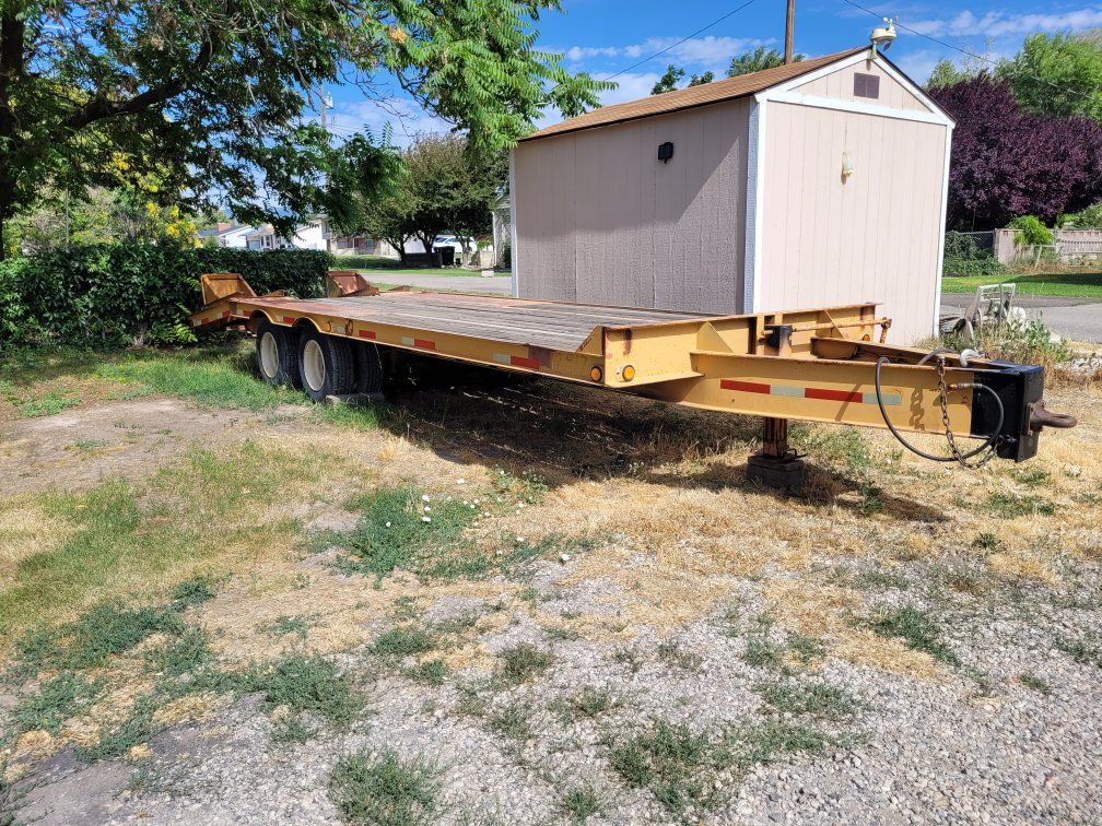 Heavy Duty equipment trailer with air brakes