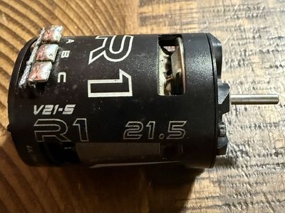 R1 V21-S (21.5 stock motor)