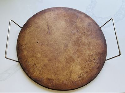 Pampered chef round stoneware with wire rack
