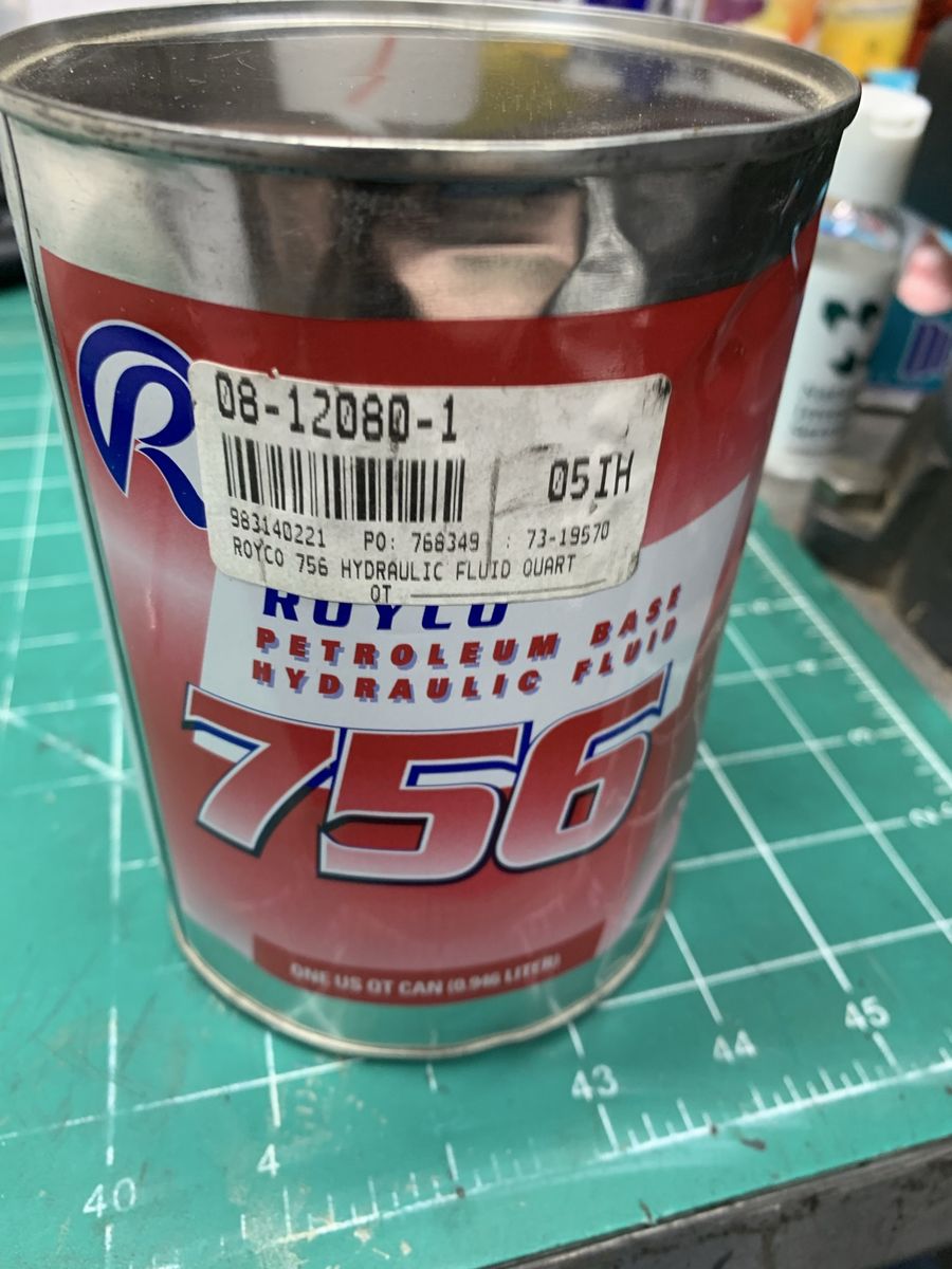 Royco 756 Petroleum Base Hydraulic Fluid - 1 Quart Can
