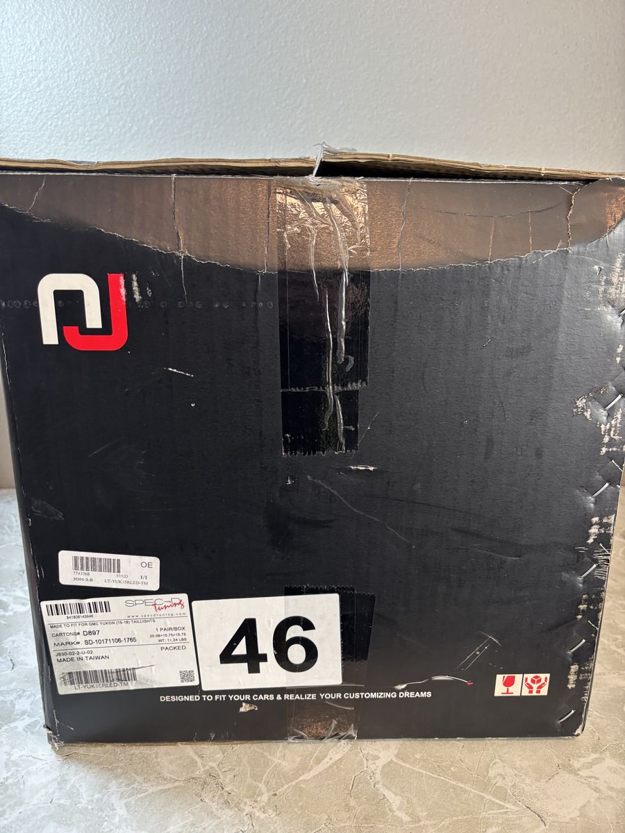 15-18 GMC Yukon Replacement Tail Lights