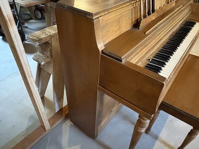 Free Upright Wurlitzer Piano