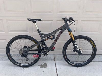 Pivot Mach 6 Carbon (Medium)