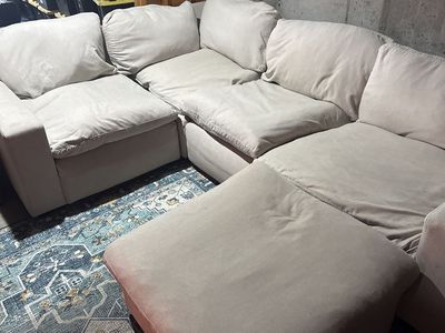 Pillow top sectional
