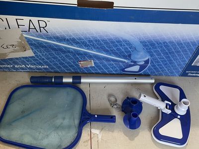 Pool cleaning kit