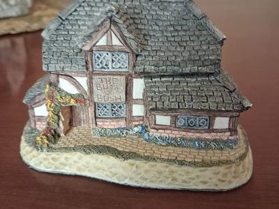 David Winter Cottage Collectible