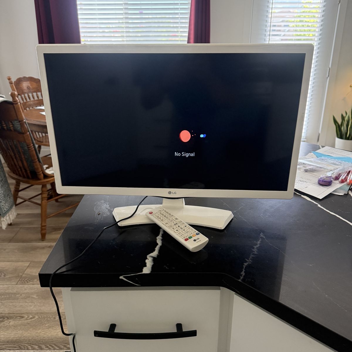 LG 24-inch Smart TV - White LED Display with Original Remote
