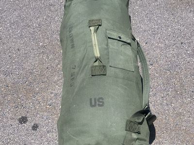 US military duffel bags surplus 17 total