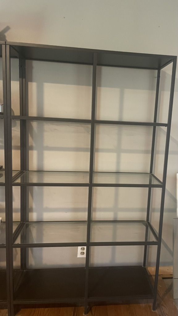 2 Shelves