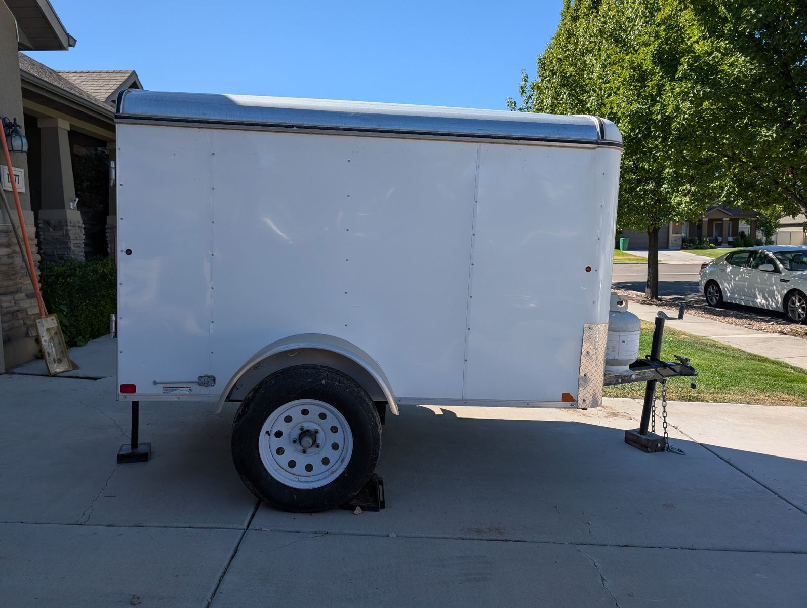 5x8  Enclosed Cargo Trailer – Custom Upgrades