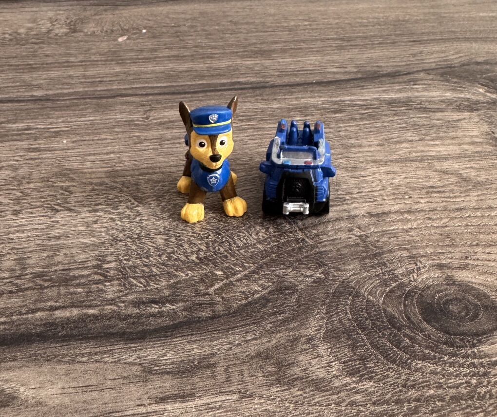 Mini Chase Car & Action Figure