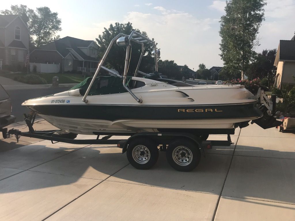 1999 Regal 2100 open bow fish ski boat