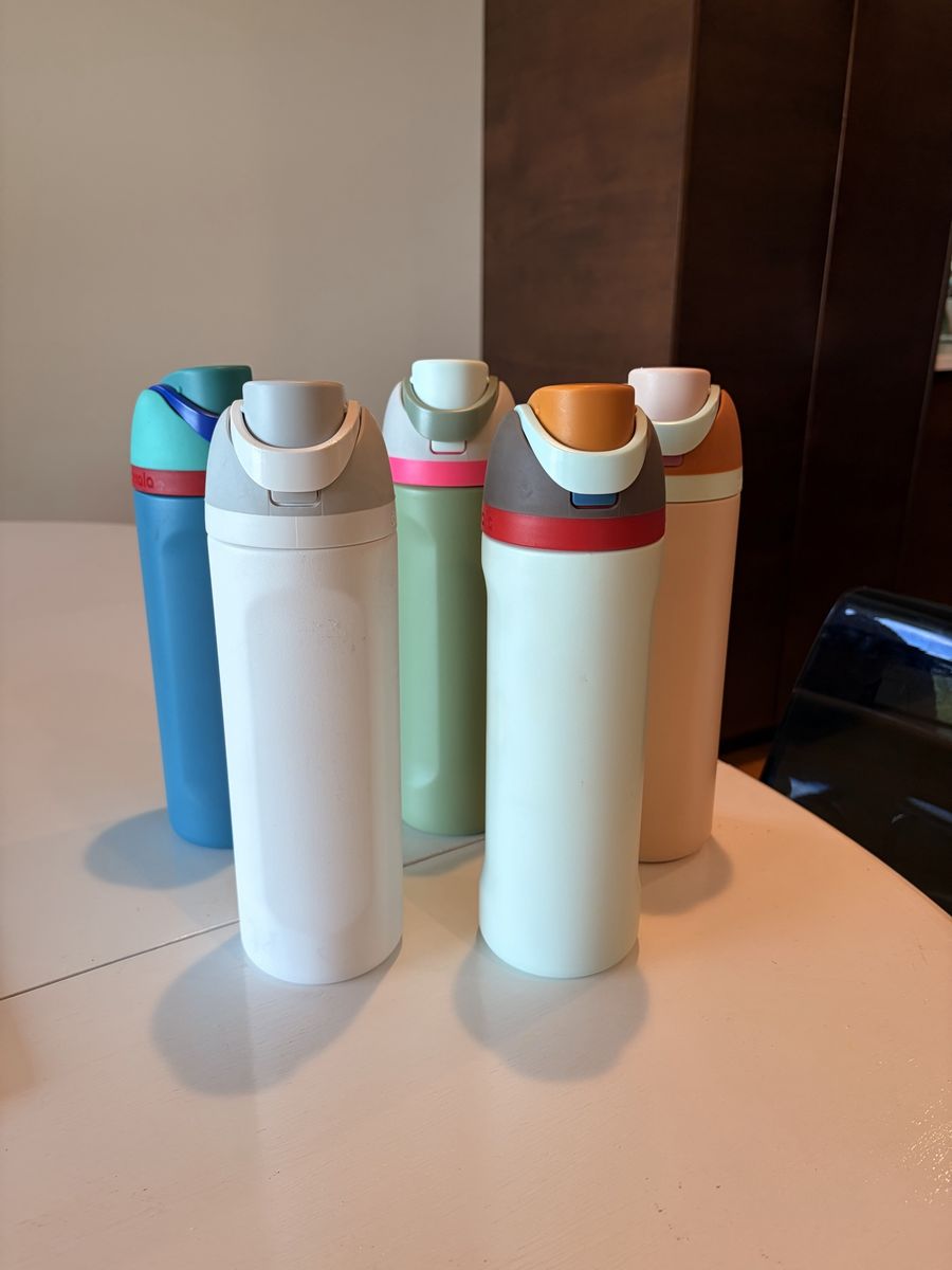 Owala water bottle 24oz