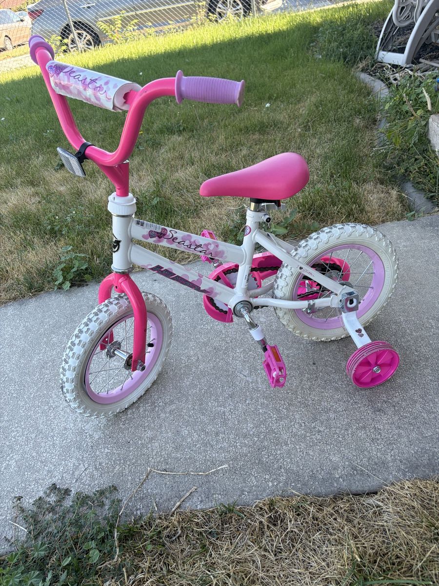 Huffy Sea Star 12" Kids' Bike Pink/White with Training wheels