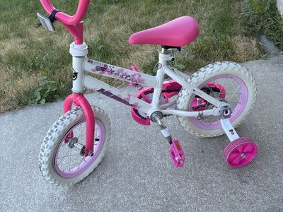Huffy Sea Star 12" Kids' Bike Pink/White with Training wheels