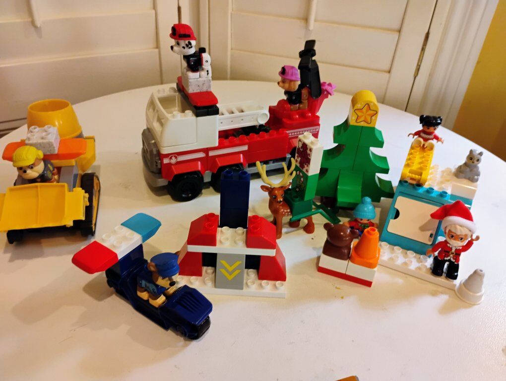 Paw Patrol Mega blocks and duplo santa holiday