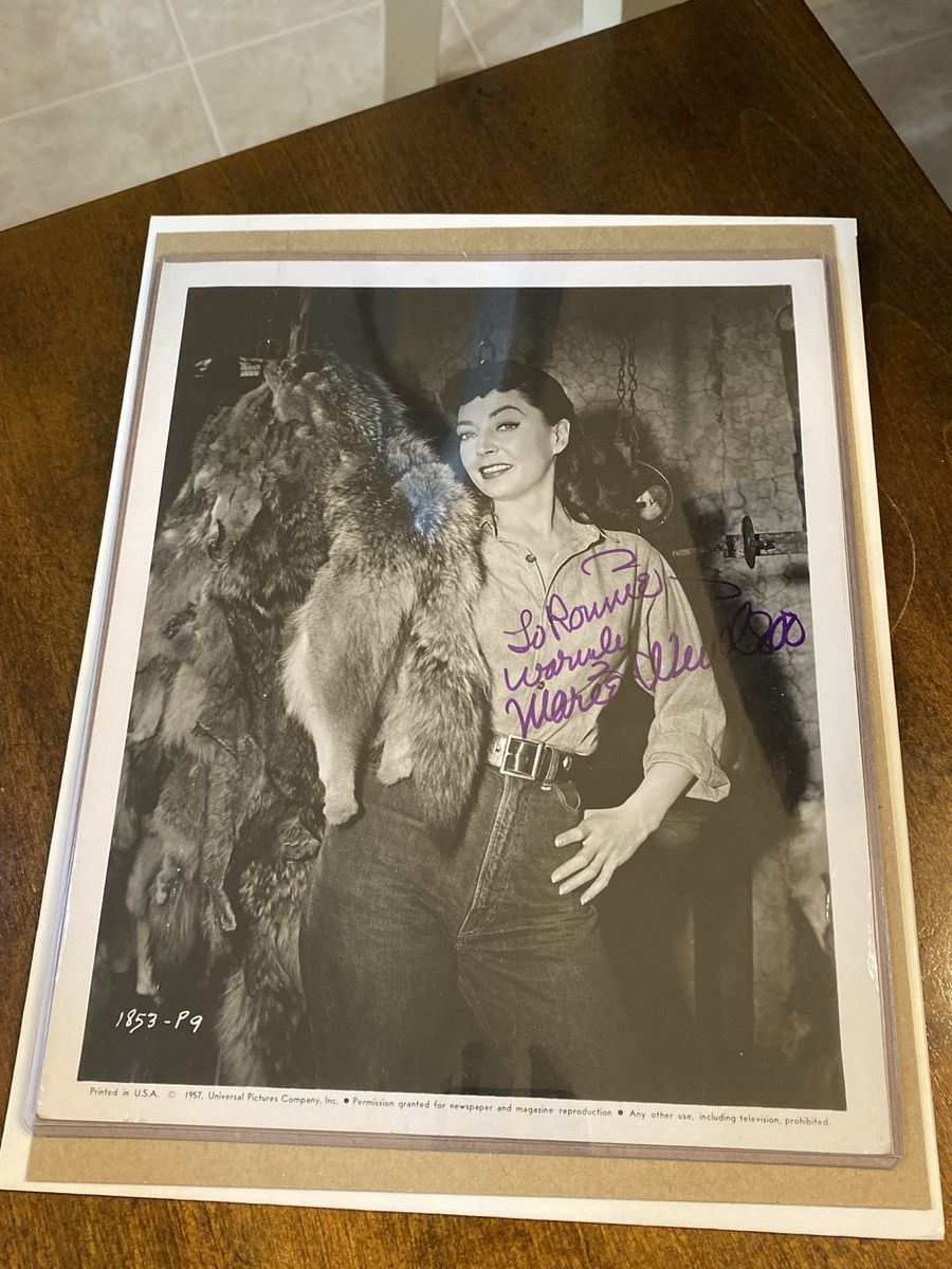 Marie Windsor Signed Photo