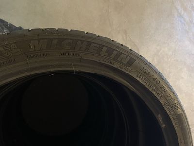 Michelin 255/40/21