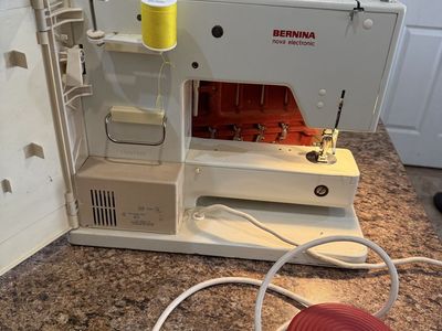 Bernina Nova 900 Sewing Machine With Case