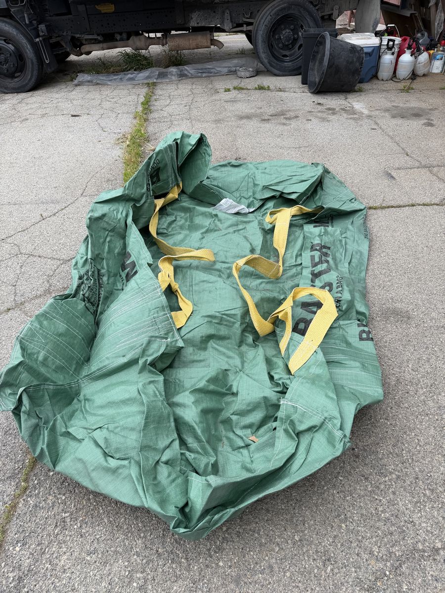 Construction haul bags (5)