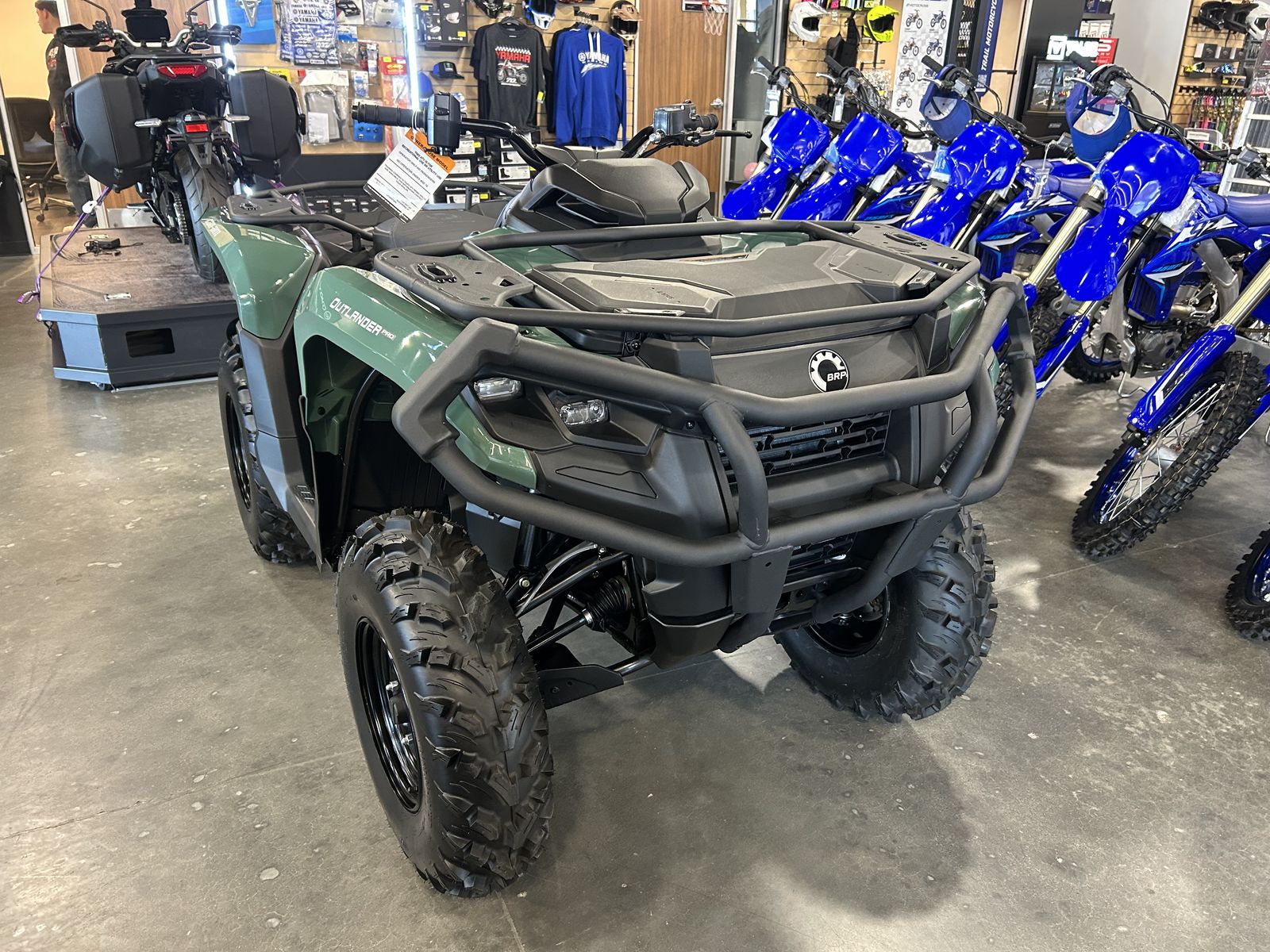2026 Can-Am Outlander PRO HD7 Compass Green - B007
