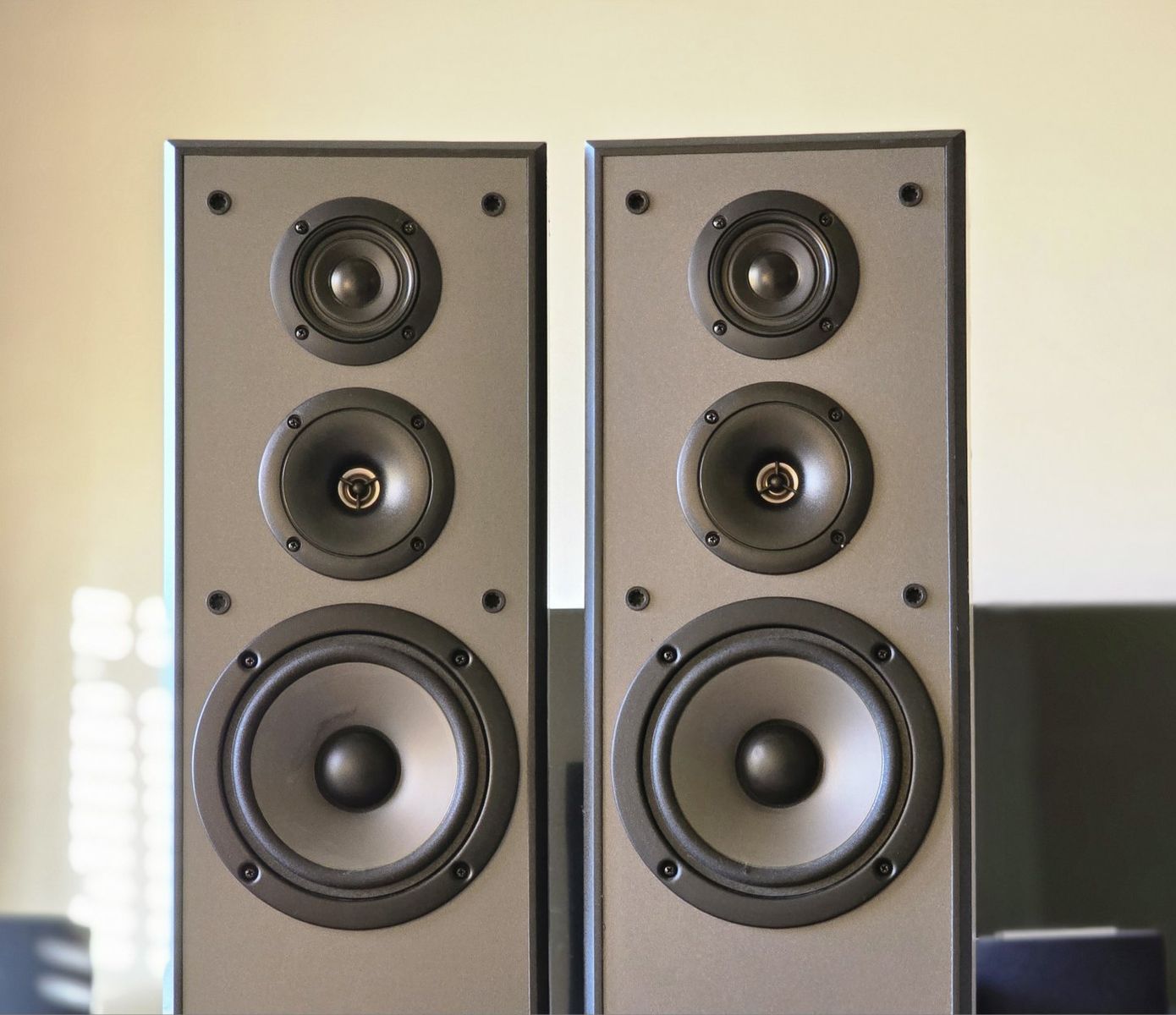 3-way Pioneer S-H352F-K speakers