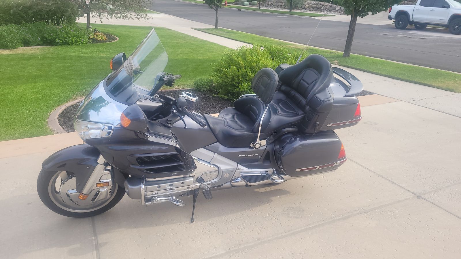 LOW MILES - 2005 Honda Goldwing GL1800 30th Anniversary Edition