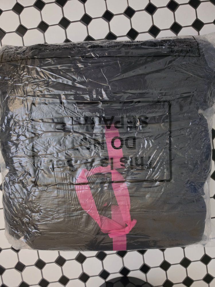 Main image 3