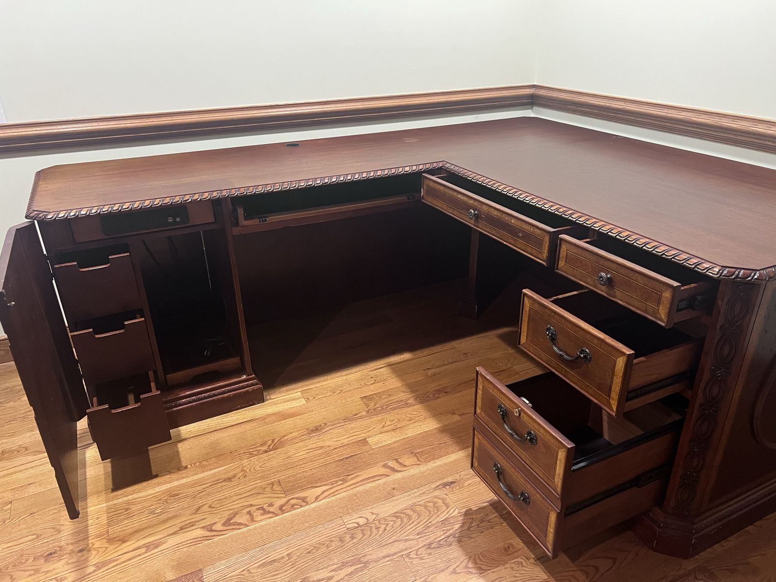 Main image 6