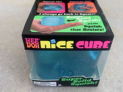 NeeDoh nice cube
