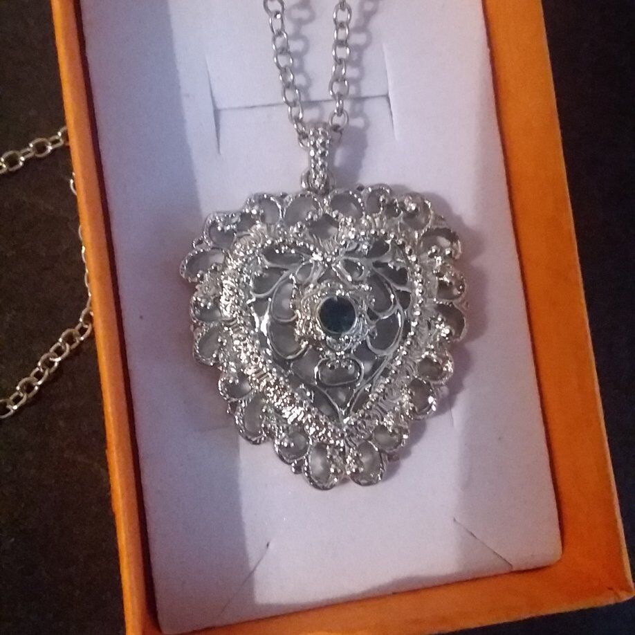 SILVER FILIGREE HEART NECKLACE