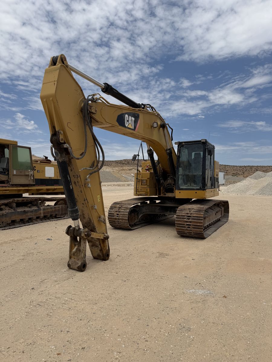 CAT Caterpillar 328DL Excavator Heavy Equipment
