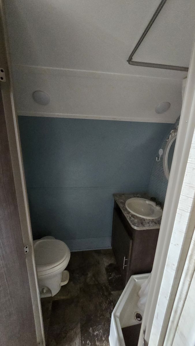 Main image 8