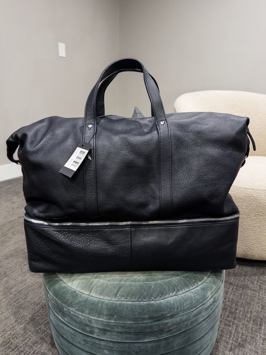 NWT Oberwerth Leather Nelson L Weekender Bag with Red lining and Camera insert