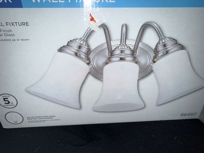 Bathroom Fixture 3 Bulbs