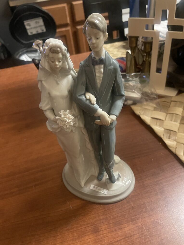 Original Llaadro Bride And Groom Figurine