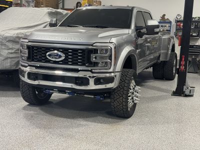 2023 Ford F-450 Super Duty Lariat