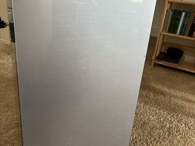 Mini Fridge Insignia