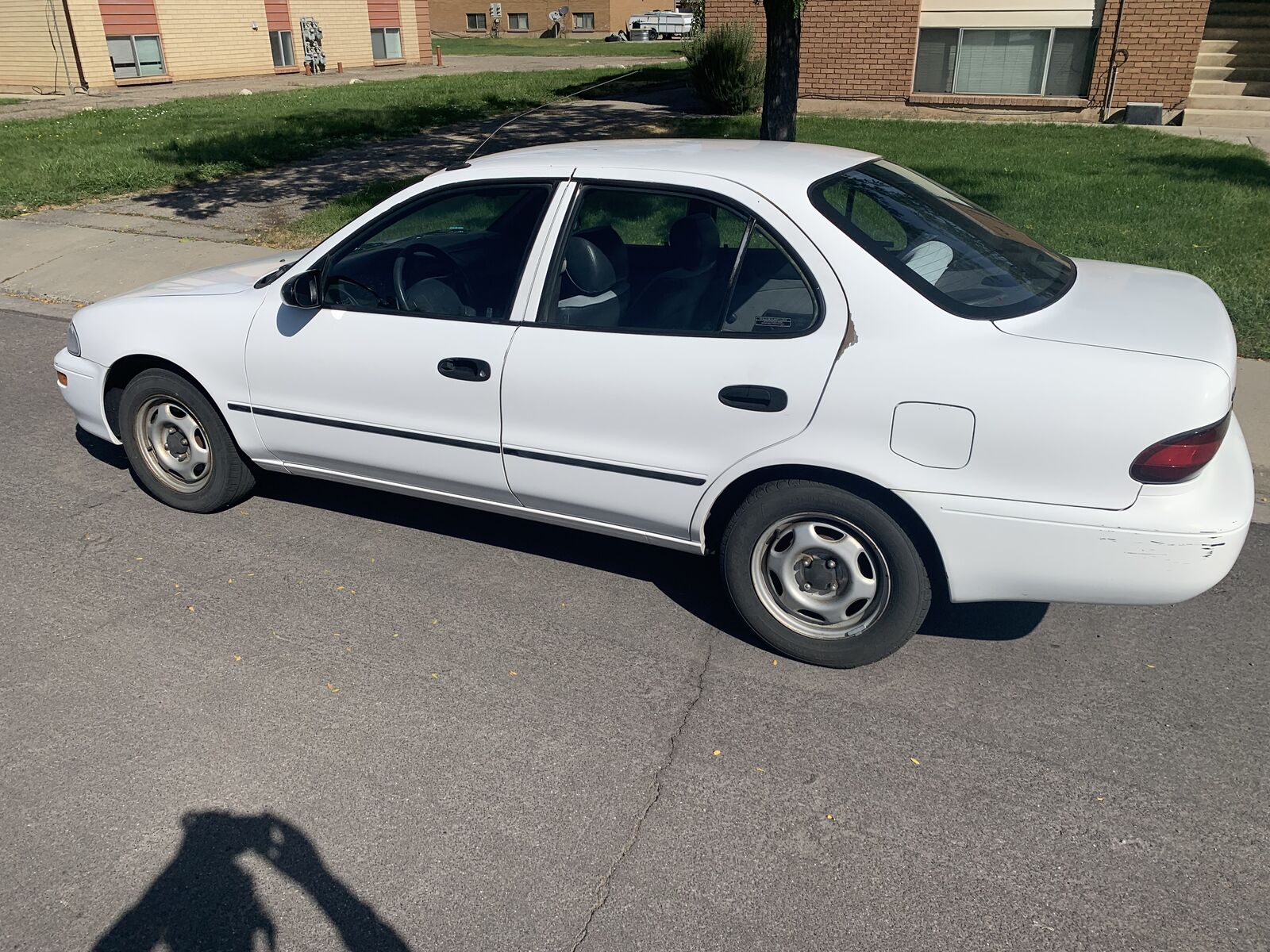 Main image 3