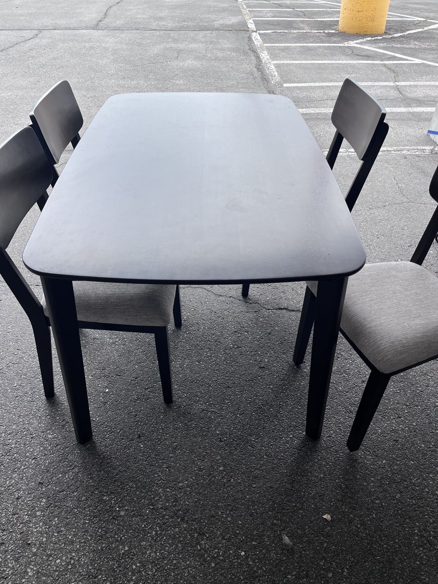 Brand New!!!! Modern Dining Table with 4 Chairs