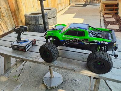 XMAXX RC TRUCK