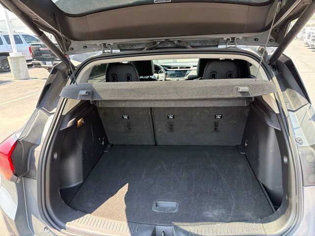 Main image 6