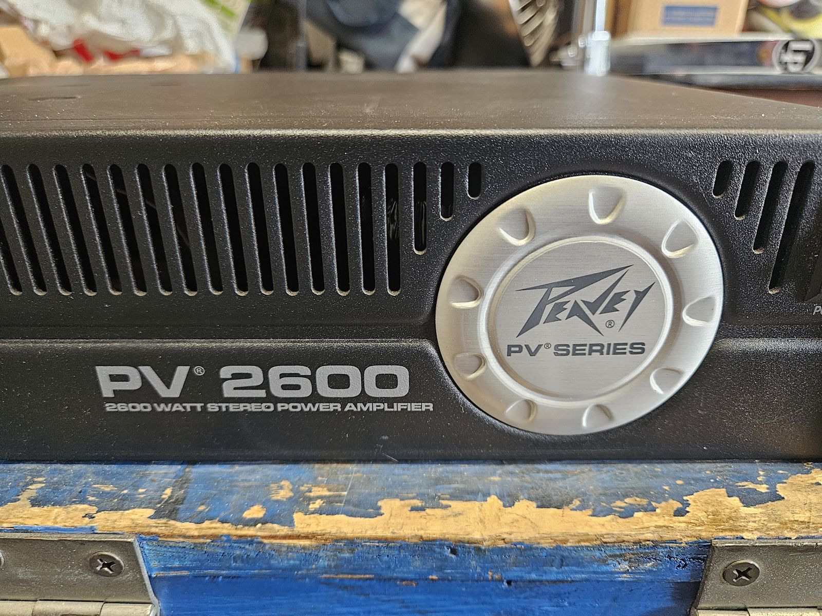 Peavey PV 2600 power amp  900w per side