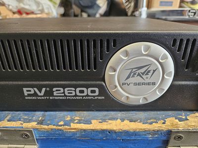 Peavey PV 2600 power amp 900w per side