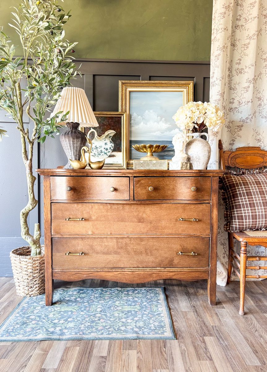 Antique Oak Serpentine Dresser/Chest of Drawers