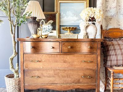 Antique Oak Serpentine Dresser/Chest of Drawers