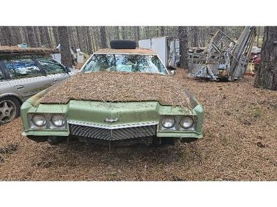 Family getting out of derby